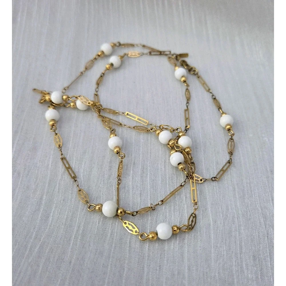 Vintage Monet Necklace Gold Tone Open Intricate Chain White‎ Beads Beaded 30